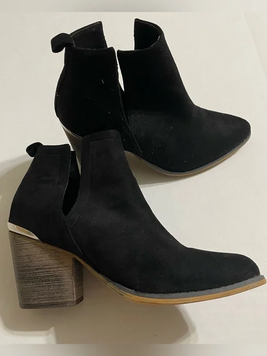 Jellypop sophisticate black heeled booties size 6