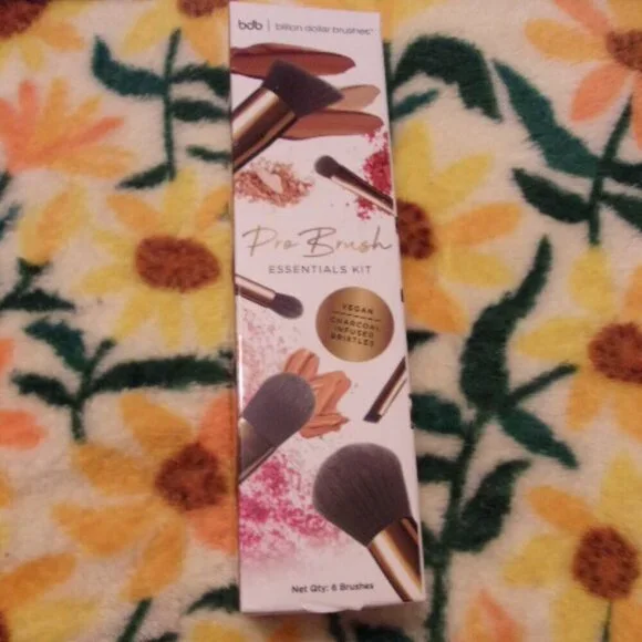 Billon Dollar Brushes Pro Brush Essential Kit new in box