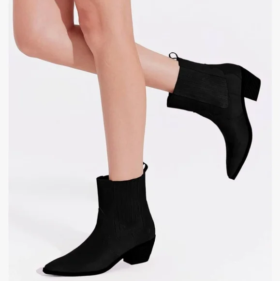 NWT Coutgo Black Faux Suede Ankle Boots Western Style