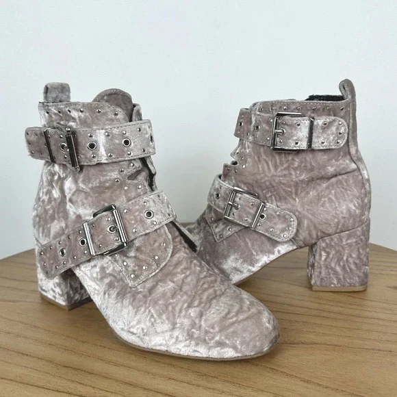 Rebecca Minkoff Mauve Crushed Velvet Studded Buckle Moto Ankle Boots Womens 6M