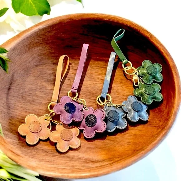 Floral Leather Key & Card Holder green leather