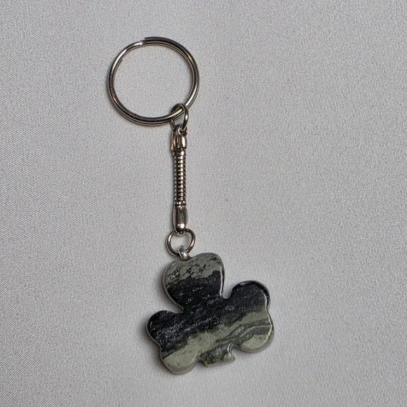 3 Leaf Clover‎ Shamrock Polished Stone Keychain Lucky Charm Celtic Irish Gift