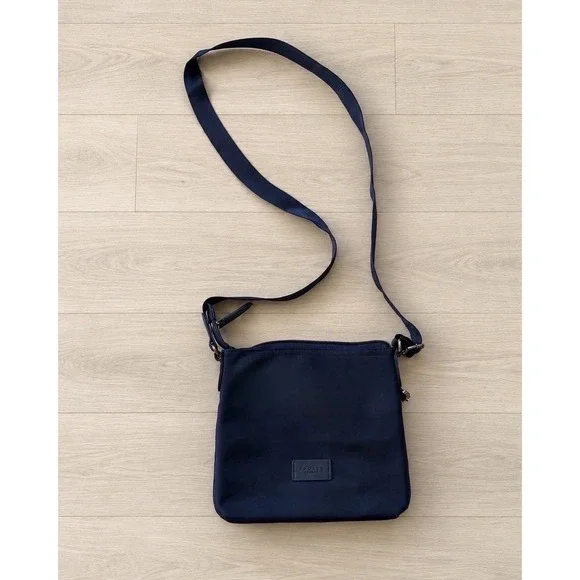 RADLEY LONDON Women's Navy Blue Nylon Crossbody Bag Pocket Purse Zip Top