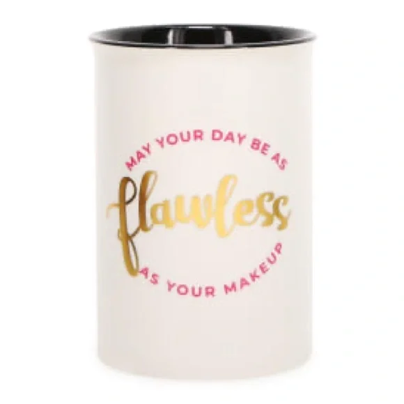 5/$25💜 Best Accessory Group FLAWLESS Makeup Holder