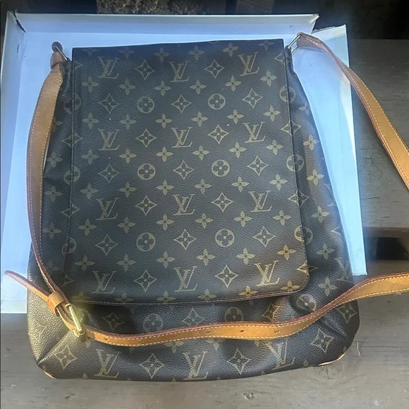 Louis Vuitton Monogram Brown Cross body bag and wallet