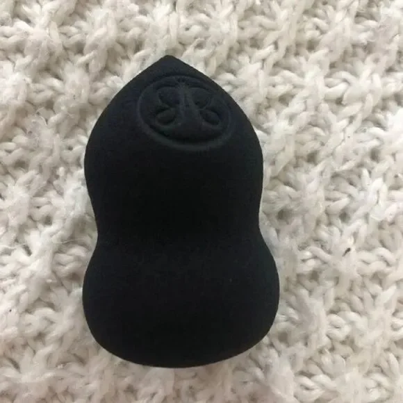 Anastasia Beverly Hills blender sponge