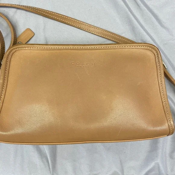 Vintage Coach 9138 British Tan Leather Crossbody Camera Bag Made in USA
