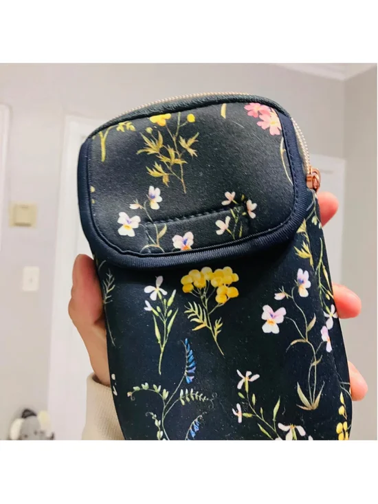 🌸 Stylish & Compact: Black Floral Print Phone Pouch/Crossbody Bag 🌸