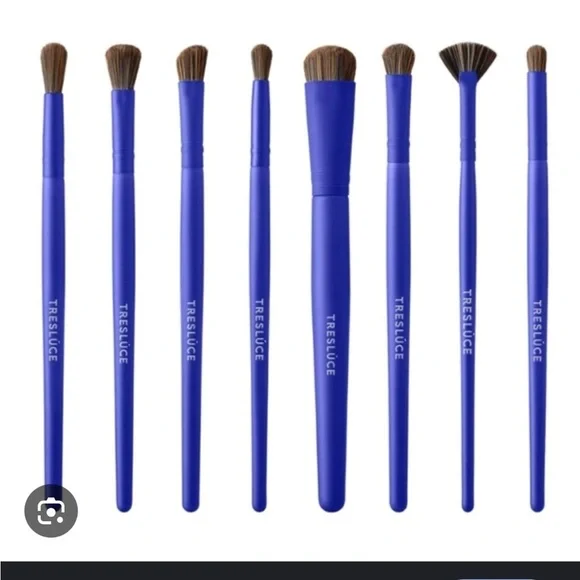 NWT Tresluce Beauty Shadow Palette Like An Artista 8-Piece Eye Brush