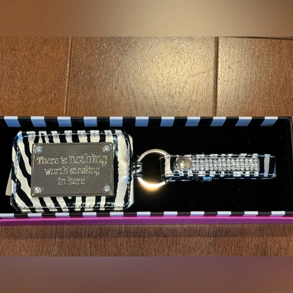 NIB GRANDWAY Zebra Print Luggage Tag/Matching Rhinestone Keychain