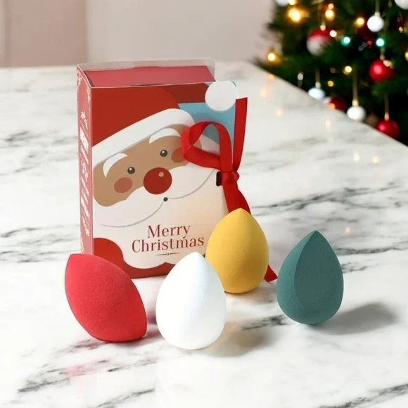 🆕️ NEW 4 Piece Makeup Beauty Sponge Set Santa Holiday‎ Gift