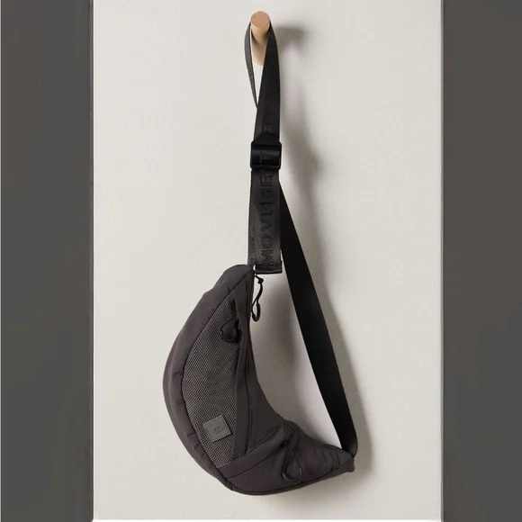 NWT FP Movement Nothing But Net Sling Bag brown black one size sporty new nwt