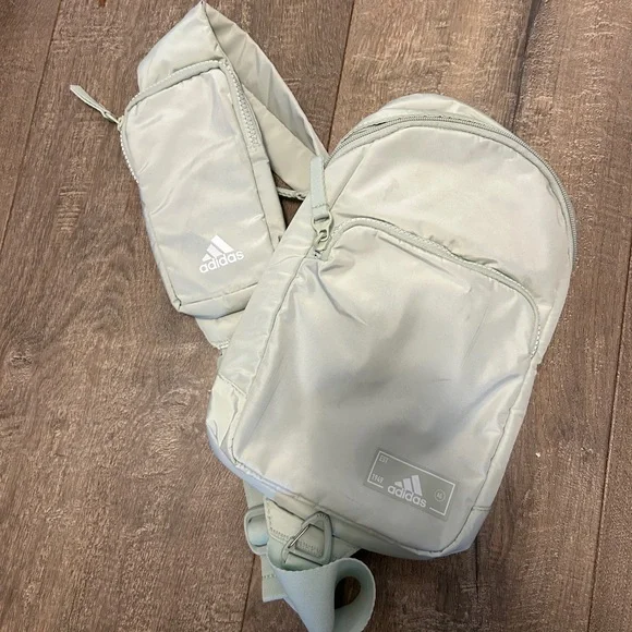 Adidas adidas Essentials Sling Crossbody Bag.