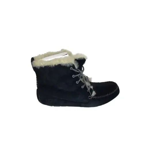 UGG Women's Chickaree boots in Brown suede with UGGpure wool lining Sz.9