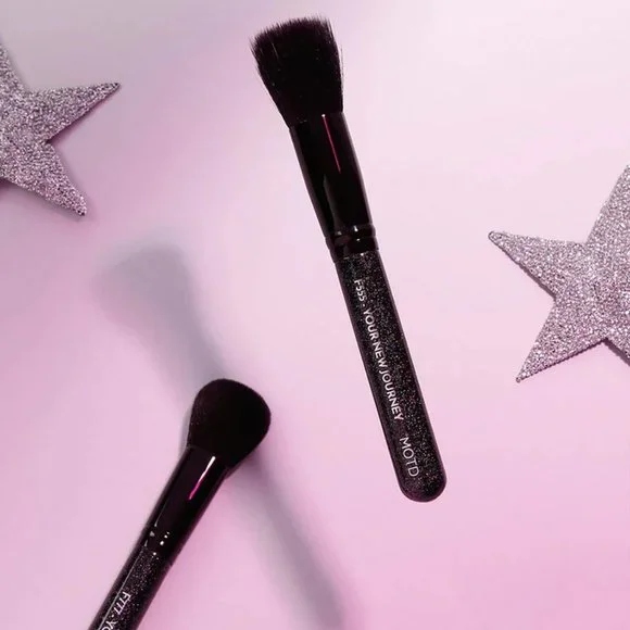 MOTD COSMETICS (2 Pc) Manifest‎ Face Brush Set (BRAND NEW IN PACKAGE!!!)