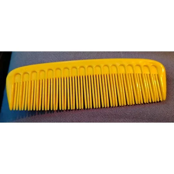 Retro Tupperware Comb Bright Yellow Pocket Size Hair Styling‎ Tool Plastic NEW