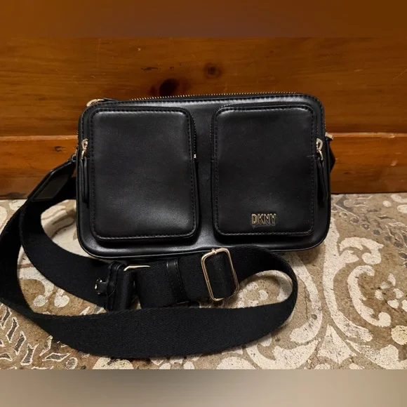 Like‎ new DKNY leather crossbody