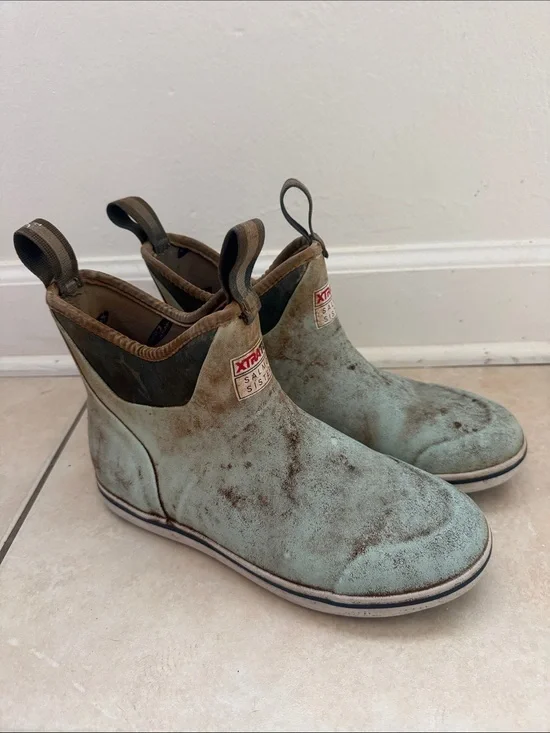 Xtratuf Salmon Sisters Women’s Deck Boots Size 8