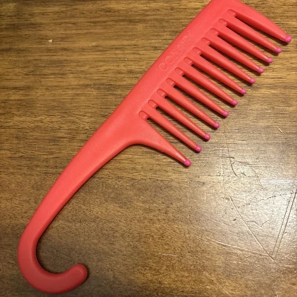 CONAIR Wide Tooth Dipped Ends 9