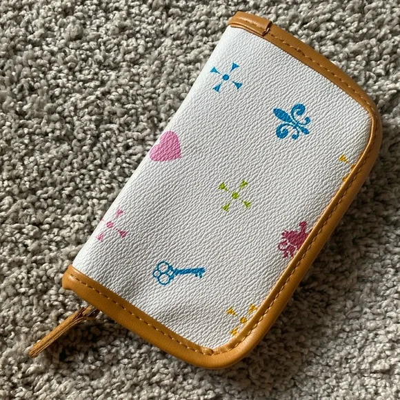 White royal themed colourful makeup pencil pouch
