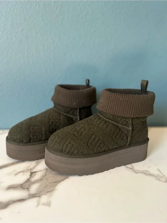 UGG classic mini platform Olive Green Quilted Ankle Booties felted chunky sole