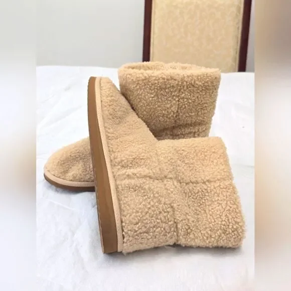 Old Navy Cozy Tan Sherpa Boots New