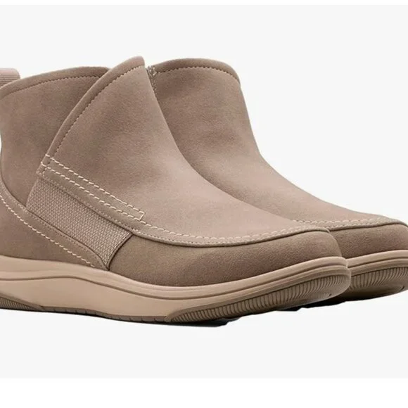 Clarks CloudSteppers Women's Breeze Cora Ankle Boot Dark Taupe