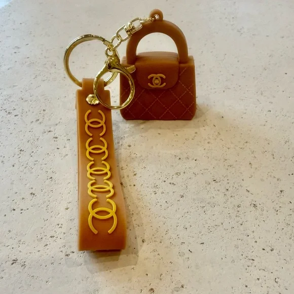 Fashion Key Ring/Bag Charm purse quilted new