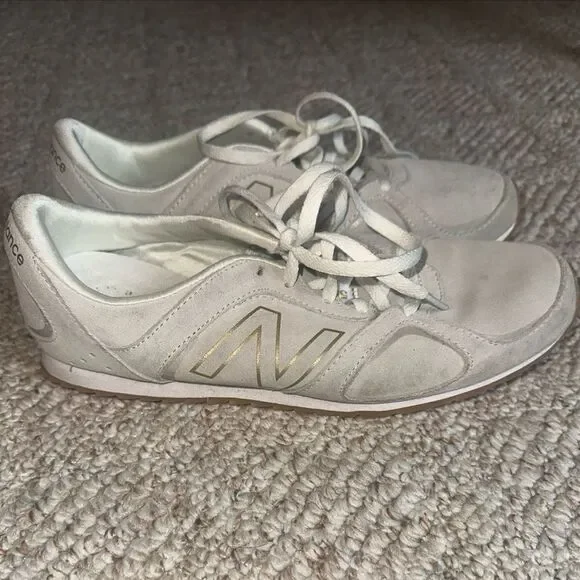 Womens New Balance 555 Beige Sneakers- Running Walking Casual‎ size 9.5