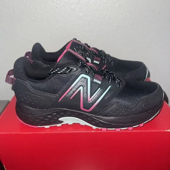 New Balance 410 V8 Womens Size 7 B Black Blue Athletic Running Shoes Sneakers