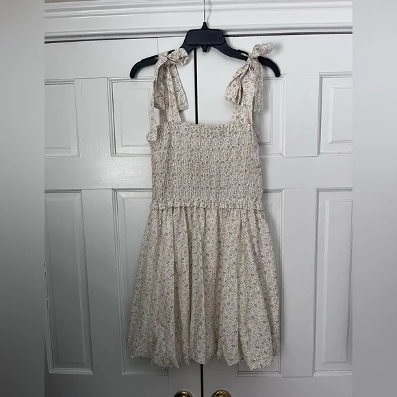 NWT Entro Floral Bubble Hem Dress Size M