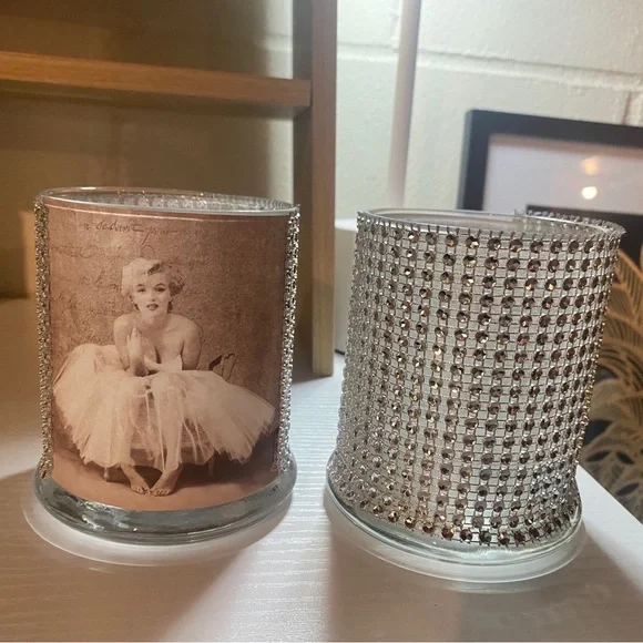 Glam Marilyn Monroe Brush Holder