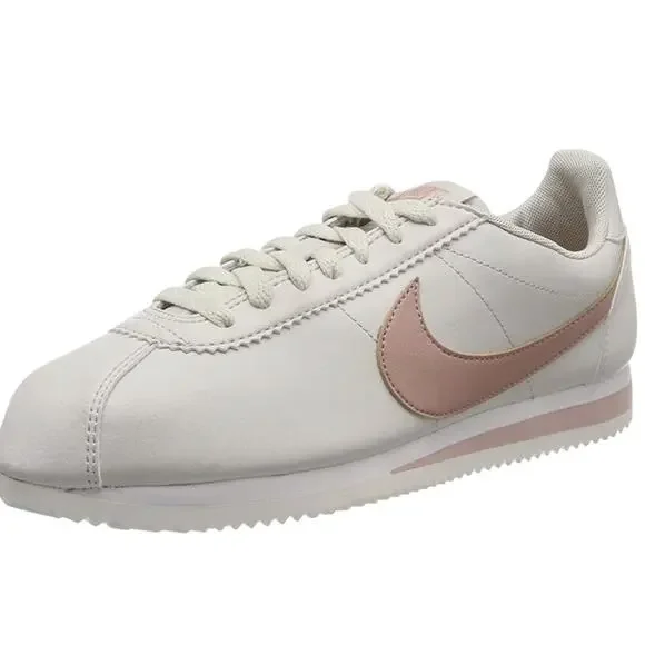 Super Cool Retro Nike Women's Cream and Pink Athletic Sneakers Sz 9