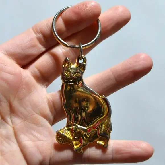 Vintage Cat and Kitten with Ball of Yarn Gold Keychain