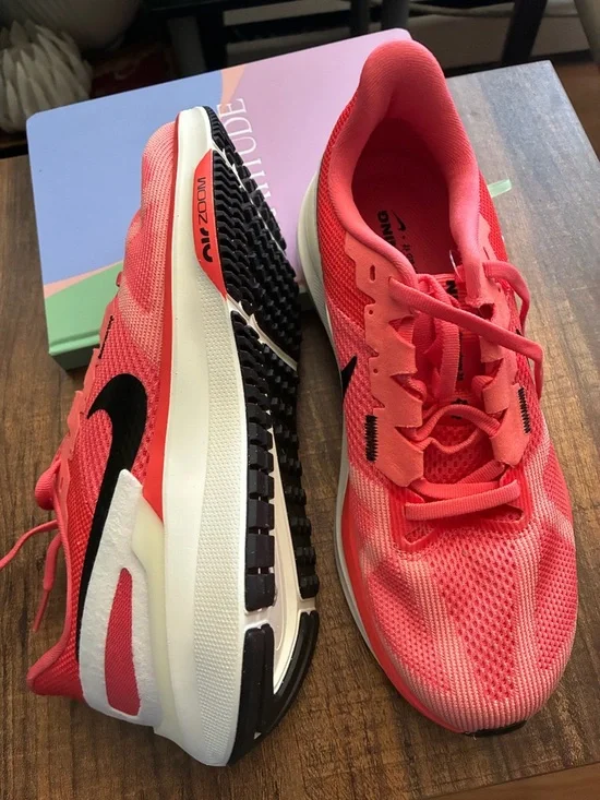 Nike Air zoom running shoes, women size 9, athletic sneakers - New without tag
