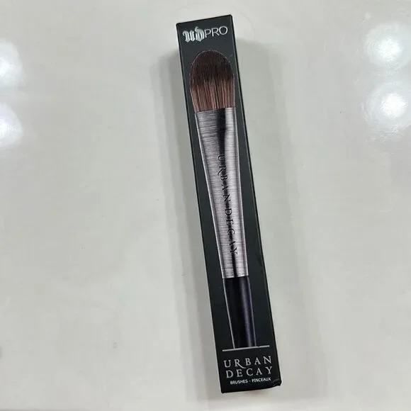New Urban Decay Pro Flat Optical Blurring Brush F-108