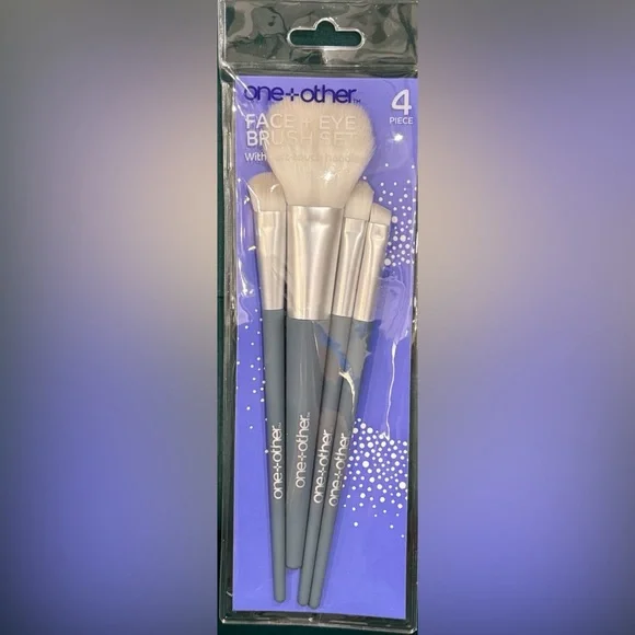 4-Piece Face & Eye Makeup Brush Set - Gray
