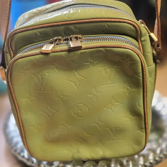 Vernis crossbody bag