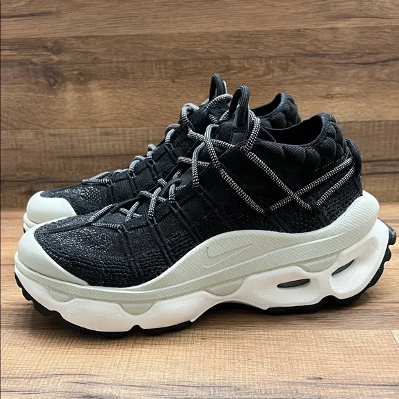 Nike Black and White Athletic Shoes NIKE AIR MAX FLYKNIT VENTURE BRAND NEW