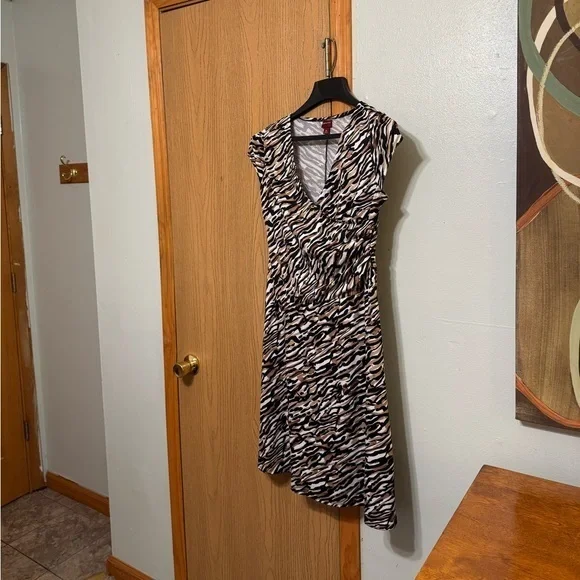 Merona Medium w/Geometric Print Cap Sleeve V-Neck A-Line Knee-Length Dress - EUC