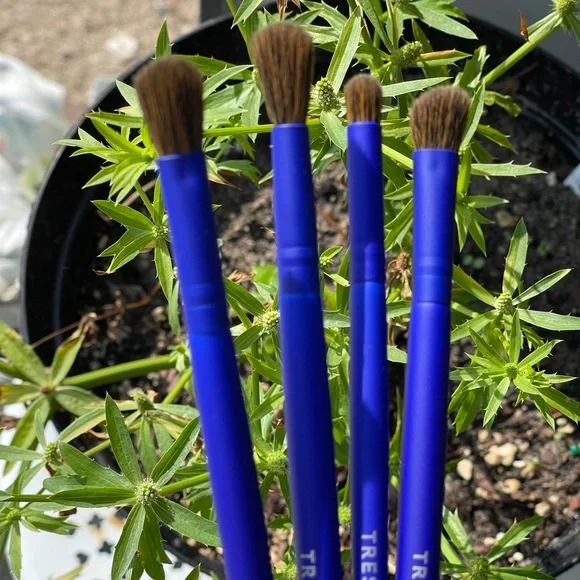 TRESLUCE BEAUTY By Becky G Like An Artista 4Pcs Brush Set