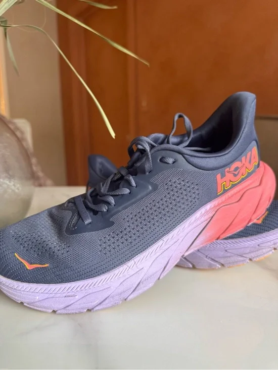 HOKA One One Arahi 7 Running Shoes Women’s 8.5 Gray Orange