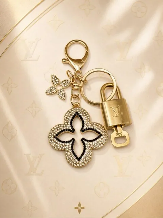Authentic Louis Vuitton Gold Padlock 🔑 Unbranded Clover Keychain Bag Charm LV