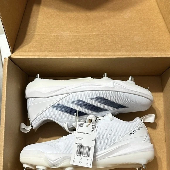 New adidas Women's Adizero Instinct Softball Sneaker cleats 6.5 white navy blue