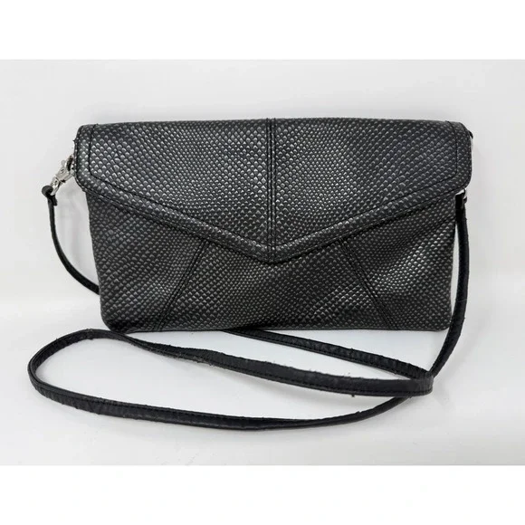 Tignanello Black Snakeskin Embossed Leather Crossbody Envelope‎ Clutch Bag