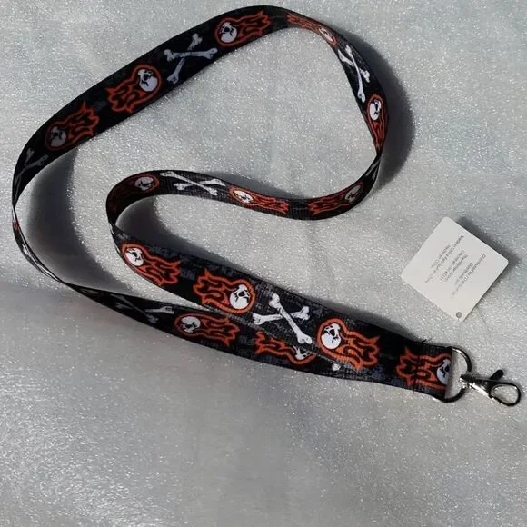 𝅺Lanyard Keychain Skull and Cross Bones 20