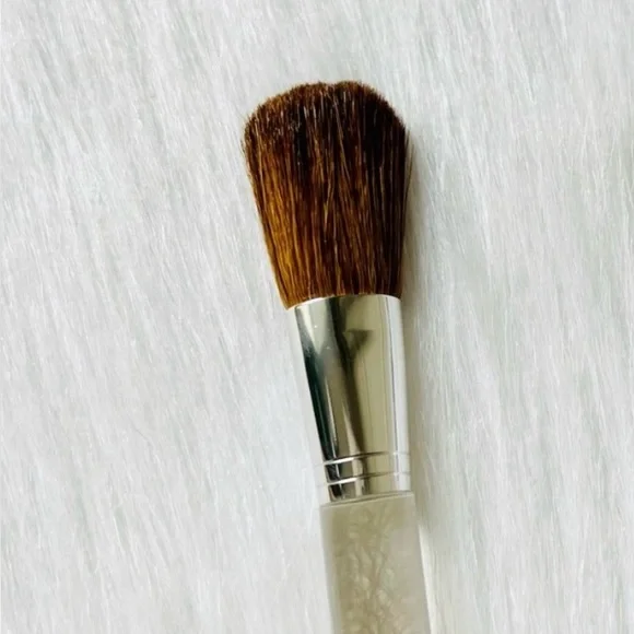 🆕 No Tag. Clinique Blush Brush. Seasonal Collection. No tag/box