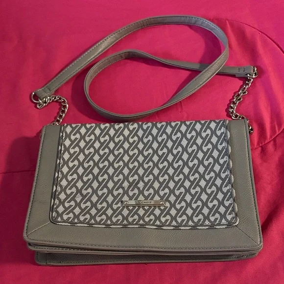 NEW Nine West Convertible Flap Gray White Chain Strap Crossbody Bag Purse