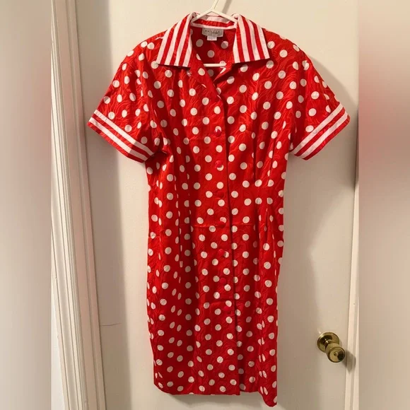 Vintage 1980’s Red and white Polka Dot short sleeve Dress from Papell. Sz VTG 8
