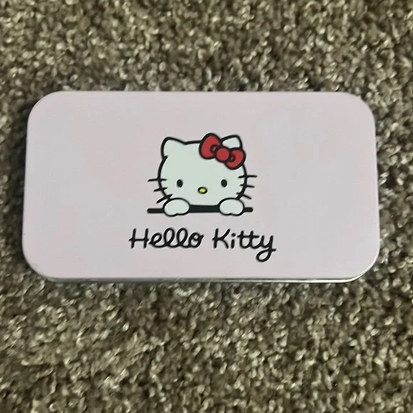 Hello kitty makeup mini brush kit